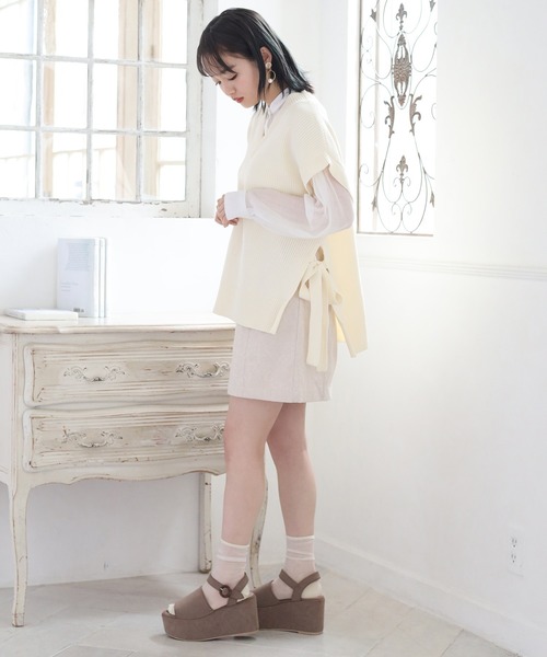 one after another NICE CLAUP（ワンアフターアナザーナイスクラップ）の「サイドリボンニットベスト（ニット/セーター・レディース・アイボリー/ベージュ/グレイッシュベージュ・FREE）」の11枚目の写真