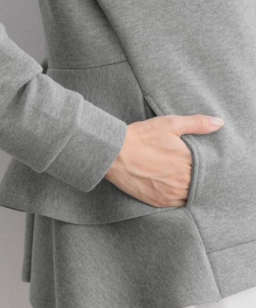 Pierrot（ピエロ）の「ボンディングバックフレアパーカー（パーカー・レディース・ブラック/アイボリー/ダークグレー/ベージュ/ネイビー/杢グレー/グレー系その他/カーキ/ミント・M/L/S）」の13枚目の写真