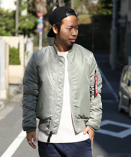 And A(アンドエー)の「MA-1 TIGHT (ALPHA)(ブルゾン・メンズ・ブラック/グリーン/レッド・MEDIUM/SMALL/LARGE)」の3枚目の写真