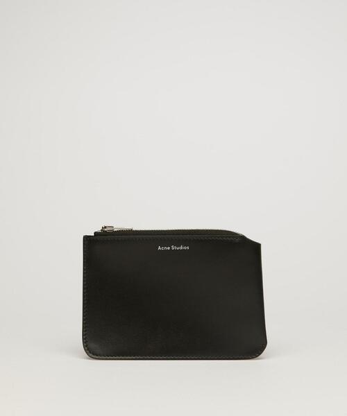 Acne Studios（アクネストゥディオズ）の「＜Acne Studios（アクネ ストゥディオズ）＞ジップ カードケース ■■■（カードケース・レディース・ブラック/ダークブラウン・FREE）」の2枚目の写真