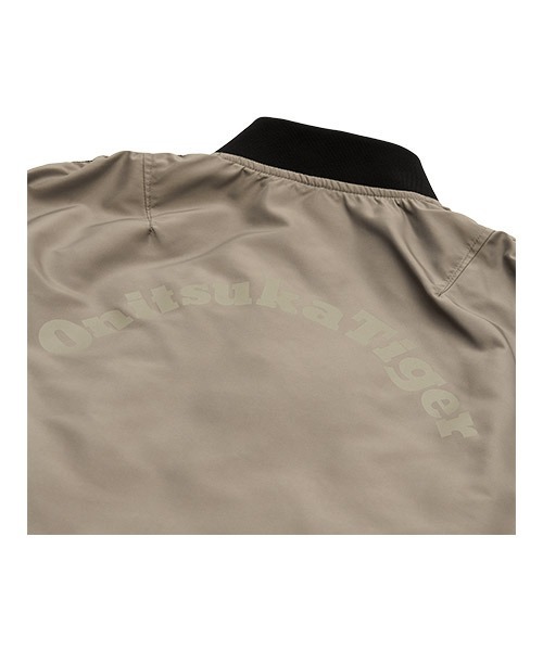 Onitsuka Tiger(オニツカタイガー)の「BOMBER JACKET(テーラードジャケット・レディース・レッド/ブラック/ベージュ・M/XL/XS/L/S)」の11枚目の写真