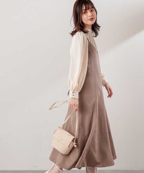 natural couture（ナチュラルクチュール）の「配色ステッチキャミワンピース（ワンピース・レディース・モカ/グレイッシュベージュ/チャコール・FREE）」の4枚目の写真