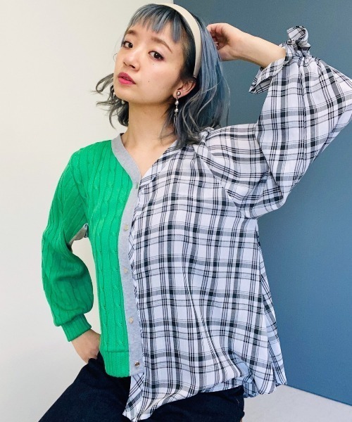 TEVALT（ヴァレット）の「カーディガン×ブラウス　ドッキングトップス（カーディガン/ボレロ・レディース・グリーン/キャメル/アイボリー/ネイビー・38）」の3枚目の写真