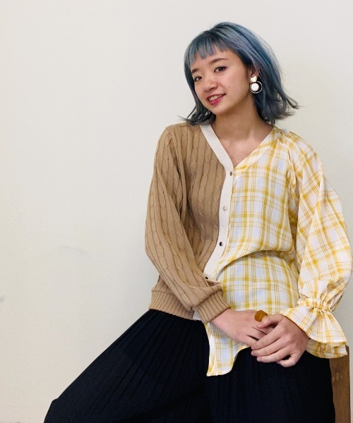 TEVALT（ヴァレット）の「カーディガン×ブラウス　ドッキングトップス（カーディガン/ボレロ・レディース・グリーン/キャメル/アイボリー/ネイビー・38）」の21枚目の写真