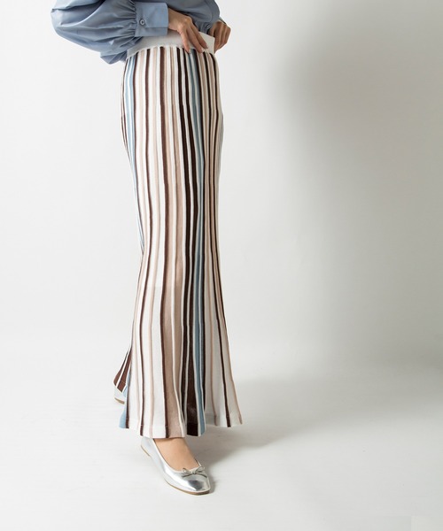 MILLION CARATS(ミリオンカラッツ)の「シャリ感のある糸を使用した配色プリーツマーメイドライン美シルエットスカート(スカート・レディース・ピンク/サックスブルー・FREE)」の6枚目の写真