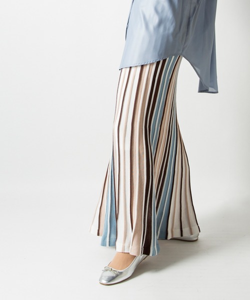 MILLION CARATS(ミリオンカラッツ)の「シャリ感のある糸を使用した配色プリーツマーメイドライン美シルエットスカート(スカート・レディース・ピンク/サックスブルー・FREE)」の19枚目の写真