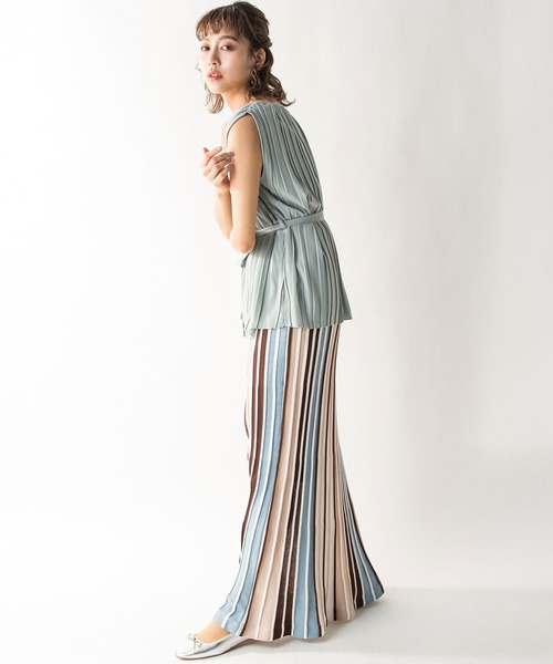 MILLION CARATS(ミリオンカラッツ)の「シャリ感のある糸を使用した配色プリーツマーメイドライン美シルエットスカート(スカート・レディース・ピンク/サックスブルー・FREE)」の21枚目の写真