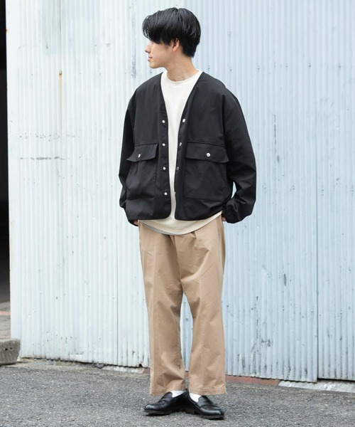 ITEMS URBANRESEARCH（アイテムズ アーバンリサーチ）の「綿ツイル センタープレス ワイドパンツ（その他パンツ・メンズ・カーキ/ベージュ/ブラック・MEDIUM/LARGE）」の8枚目の写真