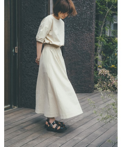 Re:EDIT（リエディ）の「[低身長/高身長サイズ有]ストレッチコットンロングフレアスカート（スカート・レディース・モカ/アイボリー/ブルー・MEDIUM/LARGE/SHORT/TALL）」の15枚目の写真