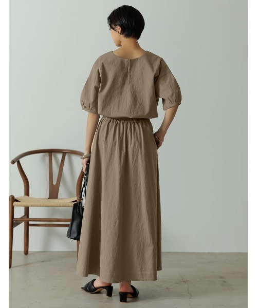 Re:EDIT（リエディ）の「[低身長/高身長サイズ有]ストレッチコットンロングフレアスカート（スカート・レディース・モカ/アイボリー/ブルー・MEDIUM/LARGE/SHORT/TALL）」の17枚目の写真