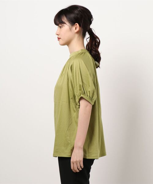 COLONY 2139（コロニートゥーワンスリーナイン）の「シルキースムースボリューム袖トップス（Tシャツ/カットソー・レディース・オフホワイト/ブラック/グリーン系その他・MEDIUM/SMALL）」の4枚目の写真