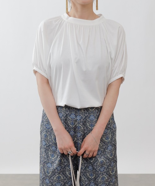 COLONY 2139（コロニートゥーワンスリーナイン）の「シルキースムースボリューム袖トップス（Tシャツ/カットソー・レディース・オフホワイト/ブラック/グリーン系その他・MEDIUM/SMALL）」の6枚目の写真