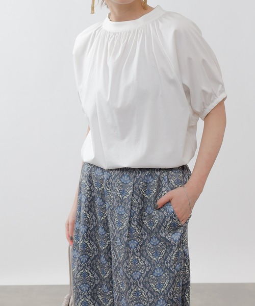 COLONY 2139（コロニートゥーワンスリーナイン）の「シルキースムースボリューム袖トップス（Tシャツ/カットソー・レディース・オフホワイト/ブラック/グリーン系その他・MEDIUM/SMALL）」の7枚目の写真