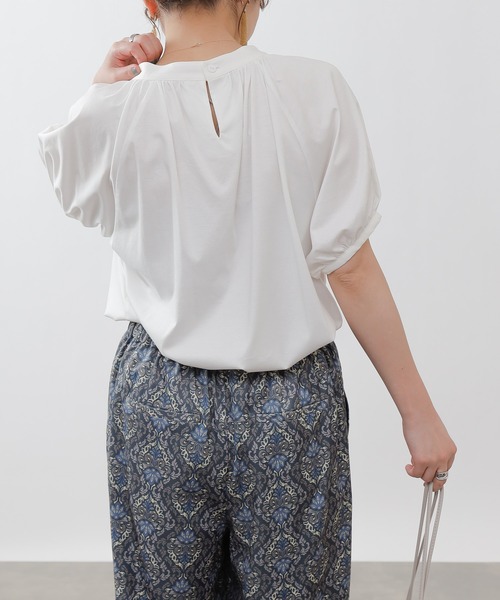 COLONY 2139（コロニートゥーワンスリーナイン）の「シルキースムースボリューム袖トップス（Tシャツ/カットソー・レディース・オフホワイト/ブラック/グリーン系その他・MEDIUM/SMALL）」の8枚目の写真