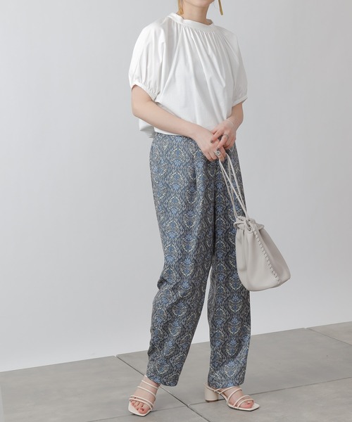 COLONY 2139（コロニートゥーワンスリーナイン）の「シルキースムースボリューム袖トップス（Tシャツ/カットソー・レディース・オフホワイト/ブラック/グリーン系その他・MEDIUM/SMALL）」の12枚目の写真