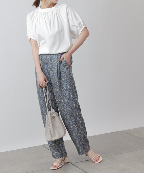 COLONY 2139（コロニートゥーワンスリーナイン）の「シルキースムースボリューム袖トップス（Tシャツ/カットソー・レディース・オフホワイト/ブラック/グリーン系その他・MEDIUM/SMALL）」の14枚目の写真