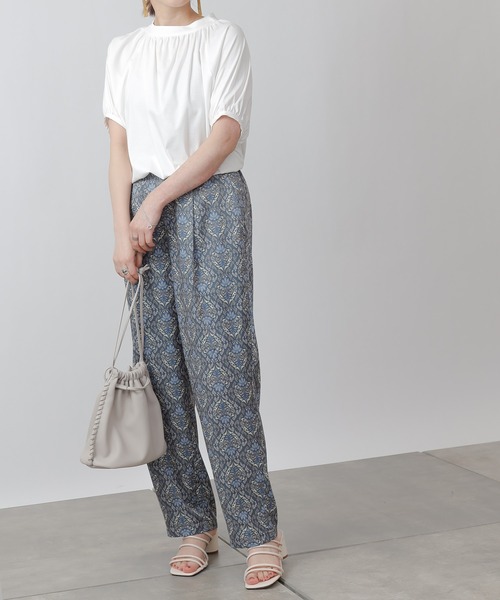 COLONY 2139（コロニートゥーワンスリーナイン）の「シルキースムースボリューム袖トップス（Tシャツ/カットソー・レディース・オフホワイト/ブラック/グリーン系その他・MEDIUM/SMALL）」の15枚目の写真