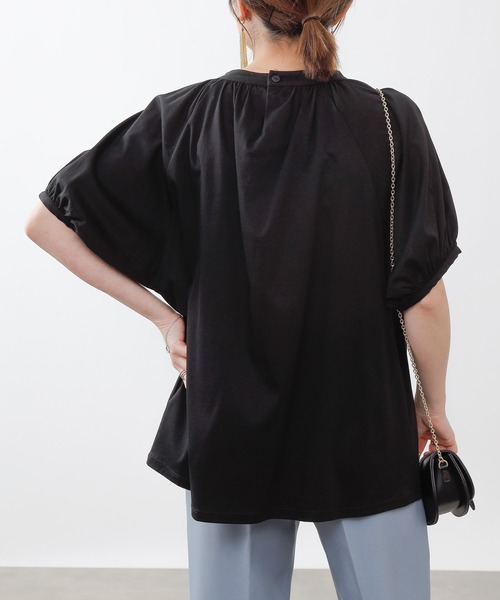 COLONY 2139（コロニートゥーワンスリーナイン）の「シルキースムースボリューム袖トップス（Tシャツ/カットソー・レディース・オフホワイト/ブラック/グリーン系その他・MEDIUM/SMALL）」の18枚目の写真