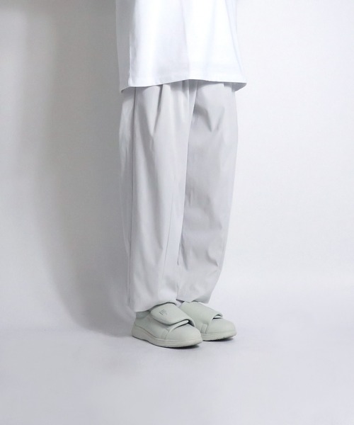 Confirm（コンファーム）の「25SS Confirm / コンファーム 2タックルーズワイドパンツ（その他パンツ・メンズ・ブラック/ホワイト系その他/ホワイト・M/L）」の2枚目の写真