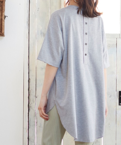 MATCH&more（マッチアンドモア）の「バックヘンリーＴシャツ（Tシャツ/カットソー・レディース・ホワイト/ブラック/ベージュ/グレー/カーキ/ミント・FREE）」の3枚目の写真