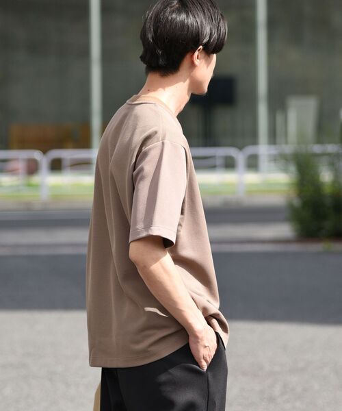 SHIPS（シップス）の「SHIPS: japan quality プリペラ調 リラックス Tシャツ（Tシャツ/カットソー・メンズ・ライトグレー/ブルー/キャメル・SMALL/MEDIUM/LARGE/X-LARGE）」の8枚目の写真