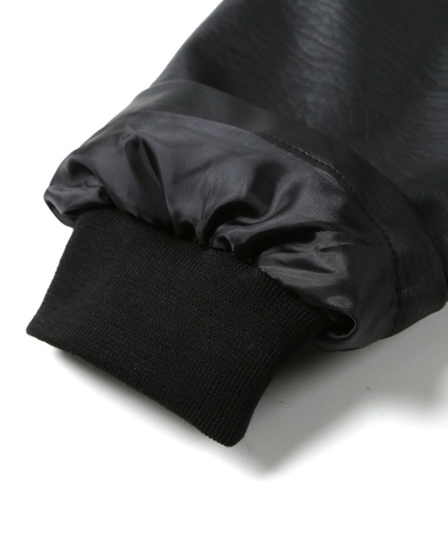 G.O.C(ジーオーシー)の「シンセティックレザーオーバーサイズジップアップジャケット(ブルゾン・メンズ・ブラック・LARGE/MEDIUM)」の6枚目の写真