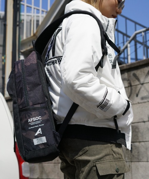 AVIREX（アヴィレックス）の「【AVIREX FLYER'S】リーコンスクエア バックパック/ RECON SQUARE BACK PACK（バックパック/リュック・レディース・ホワイト/Black・FREE）」の9枚目の写真