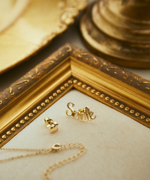 VIS（ビス）の「ポップなモチーフつき。メッセージピアス（ピアス（両耳用）・レディース・ゴールド系その他/ゴールド・FREE）」の2枚目の写真