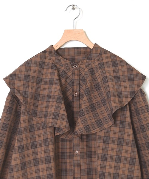 Alley by w closet(アリーバイダブルクローゼット)の「【Alley】フレア衿チェックブラウス(シャツ/ブラウス・レディース・ベージュ/ダークブラウン系1・FREE)」の4枚目の写真