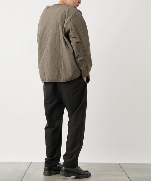 COLONY 2139（コロニートゥーワンスリーナイン）の「ストレッチキルティングジャケット (シンサレート)※ユニセックス対応（ノーカラージャケット・メンズ・ブラック/カーキ・MEDIUM/LARGE）」の10枚目の写真