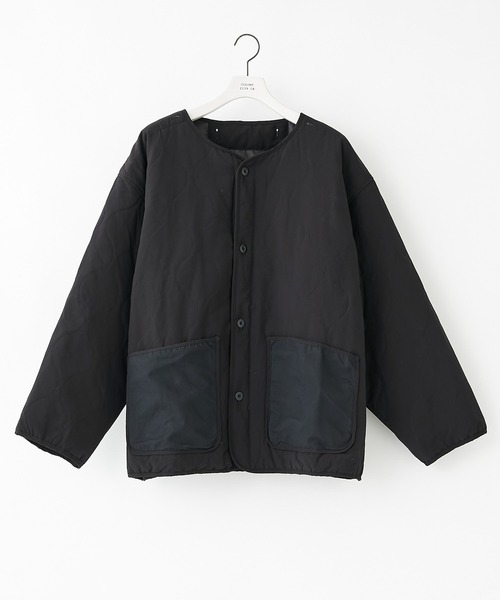 COLONY 2139（コロニートゥーワンスリーナイン）の「ストレッチキルティングジャケット (シンサレート)※ユニセックス対応（ノーカラージャケット・メンズ・ブラック/カーキ・MEDIUM/LARGE）」の16枚目の写真