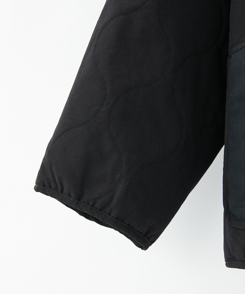 COLONY 2139（コロニートゥーワンスリーナイン）の「ストレッチキルティングジャケット (シンサレート)※ユニセックス対応（ノーカラージャケット・メンズ・ブラック/カーキ・MEDIUM/LARGE）」の14枚目の写真