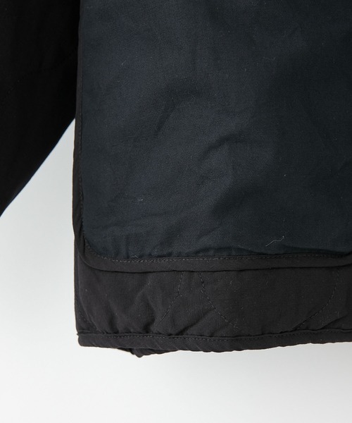 COLONY 2139（コロニートゥーワンスリーナイン）の「ストレッチキルティングジャケット (シンサレート)※ユニセックス対応（ノーカラージャケット・メンズ・ブラック/カーキ・MEDIUM/LARGE）」の11枚目の写真