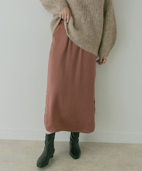 KBF+(ケービーエフプラス)の「KBF+ サテンストレートスカート∴(スカート・レディース・ライトグレー/ライトブルー/ブラウン・ONE)」の3枚目の写真