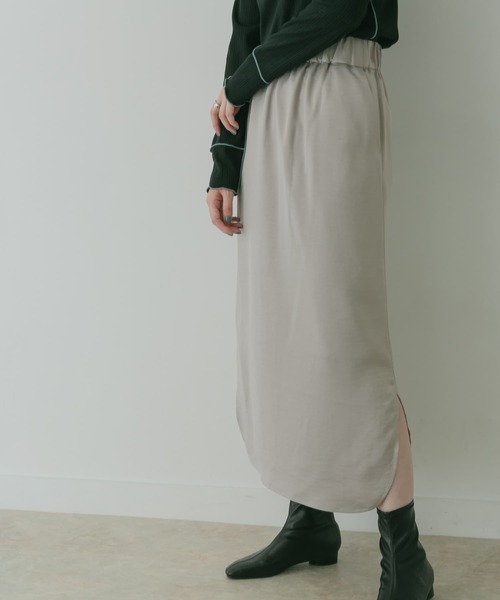 KBF+(ケービーエフプラス)の「KBF+ サテンストレートスカート∴(スカート・レディース・ライトグレー/ライトブルー/ブラウン・ONE)」の16枚目の写真