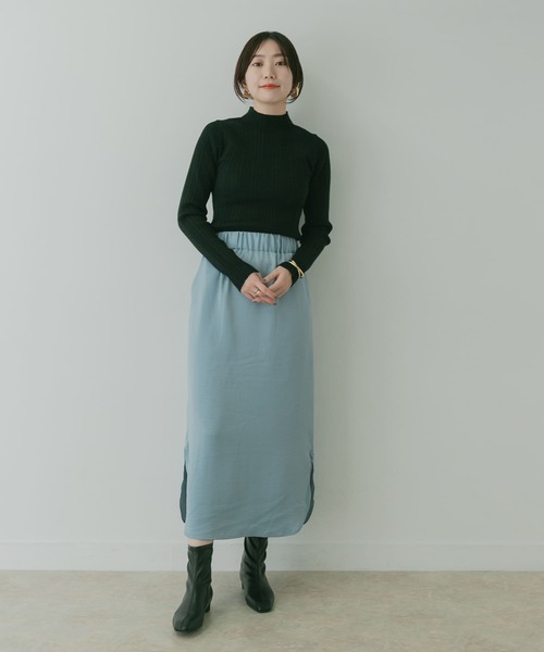 KBF+(ケービーエフプラス)の「KBF+ サテンストレートスカート∴(スカート・レディース・ライトグレー/ライトブルー/ブラウン・ONE)」の11枚目の写真