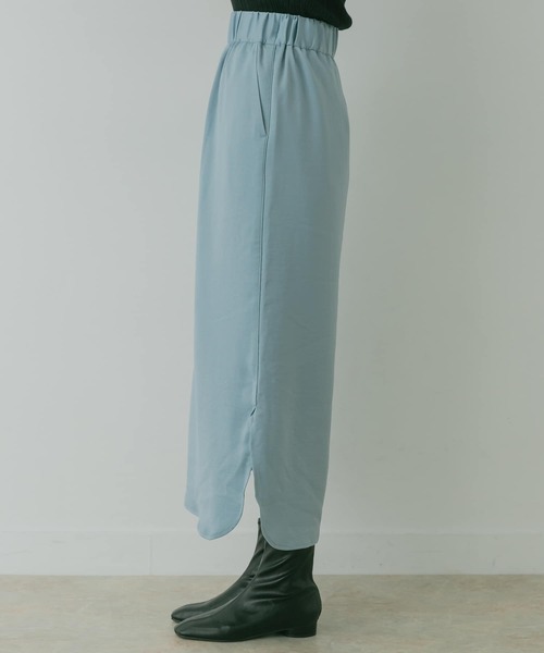 KBF+(ケービーエフプラス)の「KBF+ サテンストレートスカート∴(スカート・レディース・ライトグレー/ライトブルー/ブラウン・ONE)」の17枚目の写真