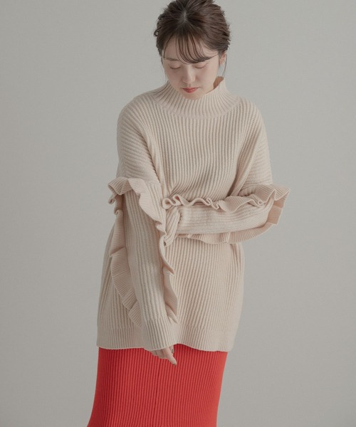LAATO(ラート)の「FRILL LOVE KNIT(ニット/セーター・レディース・オフホワイト/ブラック・FREE)」の4枚目の写真