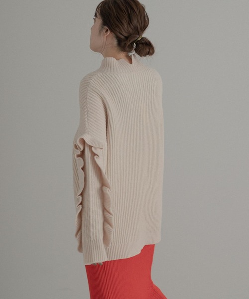 LAATO(ラート)の「FRILL LOVE KNIT(ニット/セーター・レディース・オフホワイト/ブラック・FREE)」の6枚目の写真