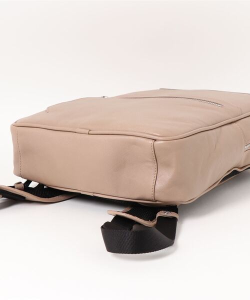 SEEKER(シーカー)の「【CITY】 WATERPROOFサフィアーノレザー スマートバックパック SKB-021CT5(バックパック/リュック・メンズ・ブラック/グレイッシュベージュ/ネイビー・FREE)」の5枚目の写真