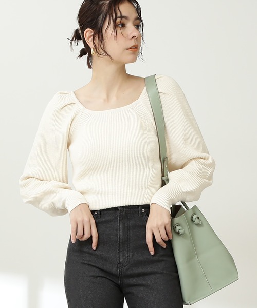 N.(N. Natural Beauty Basic)(エヌエヌナチュラルビューティーベーシック)の「◆スクエアネックパフスリーブニット(ニット/セーター・レディース・オフホワイト/チャコールグレー/ブルー・MEDIUM)」の2枚目の写真