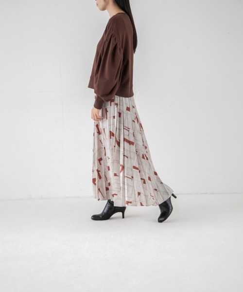 yuw（ユウ）の「PRINT PLEATED SKIRT　238240（スカート・レディース・ベージュ/ネイビー/ブラウン/ボルドー・FREE）」の8枚目の写真
