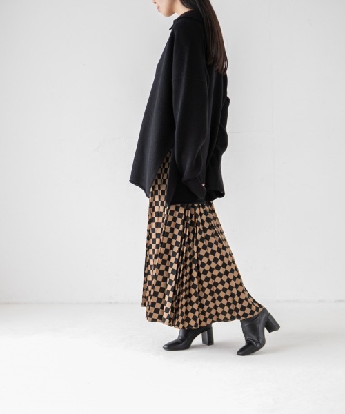 yuw（ユウ）の「PRINT PLEATED SKIRT　238240（スカート・レディース・ベージュ/ネイビー/ブラウン/ボルドー・FREE）」の11枚目の写真