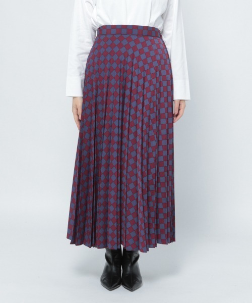 yuw（ユウ）の「PRINT PLEATED SKIRT　238240（スカート・レディース・ベージュ/ネイビー/ブラウン/ボルドー・FREE）」の21枚目の写真