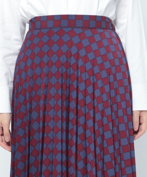 yuw（ユウ）の「PRINT PLEATED SKIRT　238240（スカート・レディース・ベージュ/ネイビー/ブラウン/ボルドー・FREE）」の9枚目の写真
