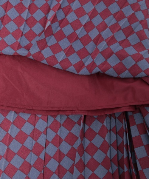 yuw（ユウ）の「PRINT PLEATED SKIRT　238240（スカート・レディース・ベージュ/ネイビー/ブラウン/ボルドー・FREE）」の17枚目の写真