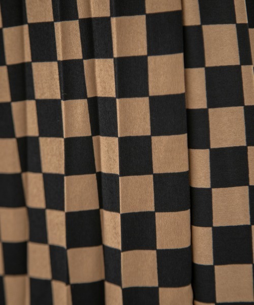 yuw（ユウ）の「PRINT PLEATED SKIRT　238240（スカート・レディース・ベージュ/ネイビー/ブラウン/ボルドー・FREE）」の10枚目の写真