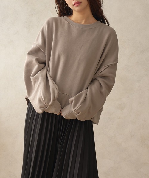 fupel（フぺル）の「ボリュームショートスウェット（スウェット・レディース・オートミール/グレイッシュベージュ/グレイッシュブルー・SMALL/MEDIUM）」の3枚目の写真