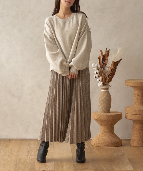 fupel（フぺル）の「ボリュームショートスウェット（スウェット・レディース・オートミール/グレイッシュベージュ/グレイッシュブルー・SMALL/MEDIUM）」の22枚目の写真