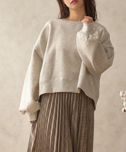 fupel（フぺル）の「ボリュームショートスウェット（スウェット・レディース・オートミール/グレイッシュベージュ/グレイッシュブルー・SMALL/MEDIUM）」の10枚目の写真